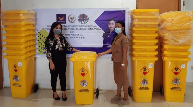 Anggota DPR-RI Yessy Melania,S.E Serahkan Bantuan Dropbox ke RSUD Melawi