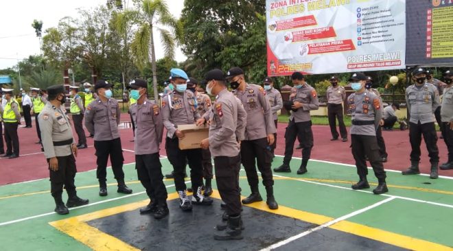 Personil Polres Melawi Galang Dana Bantu Ibu Asnawi
