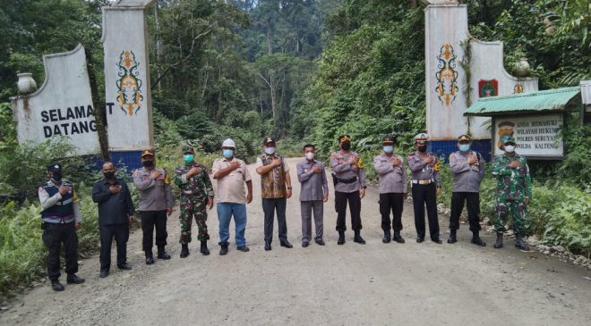 Peninjauan Pos Perbatasan Kal-Bar, Kal-Teng Km 80 Jalan Koridor PT.Erna Djuliawati Terkait Penanganan Covid-19 Oleh Tim Satgas Melawi