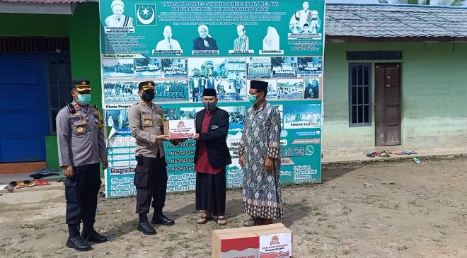 Dalam Rangka Hari Bhayangkara Ke-75 Polres Melawi Melaksanakan Bhakti Sosial
