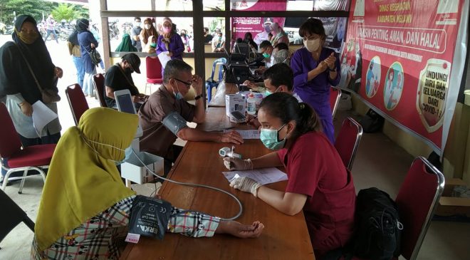 Gerai Vaksin Presisi Polsek Nanga Pinoh Ramai Dikunjungi Warga