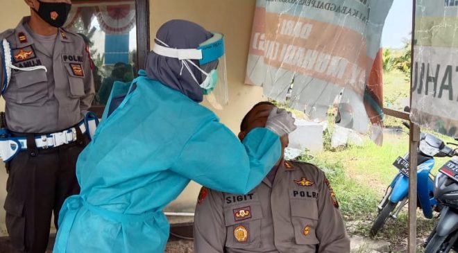 Upaya Cegah Virus Corona, PJU Polres Melawi Lakukan Swab Antigen