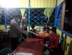 Tingkatkan Disiplin Prokes, Kapolsek Sokan dan Personilnya Gelar Kegiatan KRYD