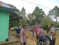 Warga Desa Balai Harapan Gotong Royong Bersihkan Surau Al-Iman, Kades Berharap Desa Balai Harapan Lebih Baik Kedepannya