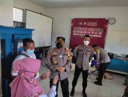 Kapolres Melawi Didampingi Kabag Ops Tinjau Pelaksanaan Vaksinasi Merdeka di SMA Belimbing
