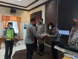HUT Lalu Lintas Ke-66 Sejumlah Anggota Satlantas Polres Melawi Dapat Reward