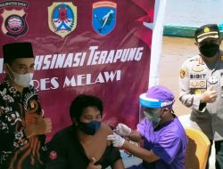 Kapolres Melawi AKBP Sigit Launching Gerai Vaksinasi Terapung, Gunakan Speed Boat Polisi di Dermaga
