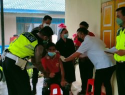 Polres Melawi dan Dinkes Layani Vaksinasi Disabilitas di SLB Bhakti Luhur