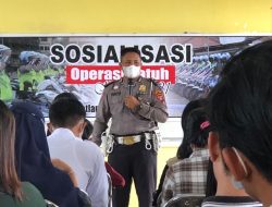 Ajak Mahasiswa Tertib Berlalu Lintas dan Disiplin Prokes, Satlantas Polres Melawi Goes to Campus