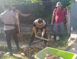 Sinergitas Polisi dan Masyarakat, Polsek Nanga Pinoh Bersama Warga Gotong Royong