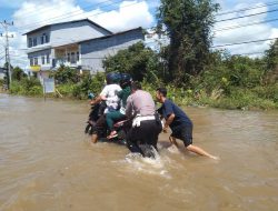 Banjir Kiriman Sebabkan Beberapa Akses Jalan Di Kabupaten Melawi Terputus