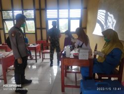 Kebut Vaksinasi Covid-19, Polsek Nanga Pinoh dan Puskesmas Manggala Gelar Vaksin di Dua Desa