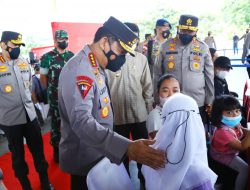 Tinjau Vaksinasi Serentak se-Indonesia, Kapolri Ingatkan Syarat Wajib Laksanakan PTM 100 Persen