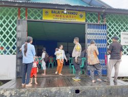 Bhabinkamtibmas Polsek Sokan Lakukan Pengamanan Penyaluran Bantuan KPM