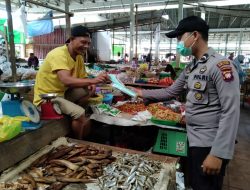 Satbinmas Polres Melawi Rutin Bagikan Masker, Gugah Terus Disiplin Prokes Masyarakat