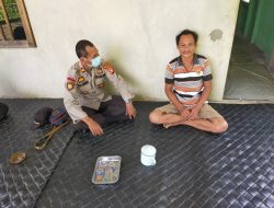 Kapolsek Menukung Silaturahmi Dengan Tokoh Masyarakat, Ajak Jaga Kamtibmas Tetap Kondusif