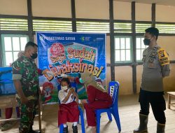 Polsek Sayan Bersama Puskesmas Gelar Vaksinasi Merdeka Anak di SDN 10 dan SDN 21