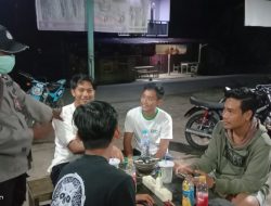 Personel Polsek Sayan Datangi Warga Yang Tidak Prokes