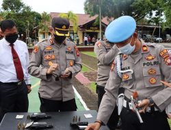 Periksa Senpi Dinas Personel, Kapolres Melawi: Untuk Mencegah Pelanggaran dan Bentuk Pengawasan