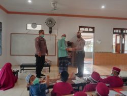 Satbinmas Polres Melawi Gelar Bintibmas dan Berikan Al Qur’an