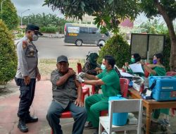 Percepat Herd Immunity Warga, Polsek Belimbing dan Tim Vaksinator Gelar Vaksinasi Covid-19 di Desa Batu Nanta