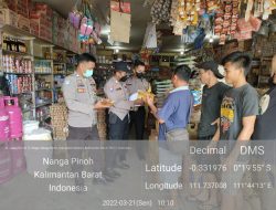 Personel Polsek Nanga Pinoh Lakukan Pengecekan Ketersediaan Minyak Goreng di Pasar