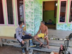 Sambangi Desa Binaan, Bhabinkamtibmas Polsek Sokan Imbau Warganya Untuk Patuhi Prokes