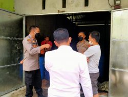 Kapolres Melawi Tinjau Langsung Kesiapan Operasi Pasar Migor Yang Akan Digelar Esok Bersama CV Pilihan Terbaik Di Polsek Nanga Pinoh