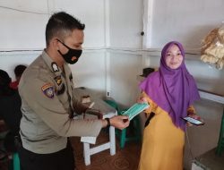 Polsek Menukung Gelar KRYD Berikan Imbauan Kamtibmas dan Prokes Ke Masyarakat