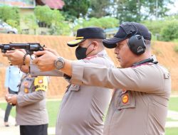Lomba menembak personil Polres Sanggau dan Awak Media dalam rangka Hari Bhayangkara ke 76
