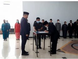 Lantik Pejabat Struktural Pimpinan Tinggi Pratama, Administrator dan Pejabat Fungsional, Ini Harapan Bupati Melawi