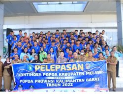 Drs. Paulus Lepas Kontingen Melawi Ikuti POPDA Di Pontianak