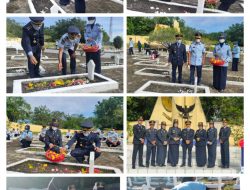 Jajaran Bapas Amuntai Gelar Tabur Bunga Di TMP Hulu Sungai Utara