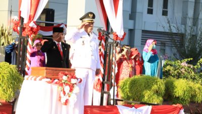 Wakil Bupati Melawi Pimpin Upacara Penurunan Bendera HUT RI Ke-77
