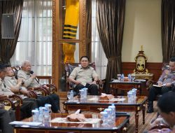 12 Purnawirawan Jendral Datangi Mabes Polri Berikan Dukungan Moril