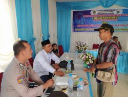 Personel Satbinmas Polres Melawi Sambangi Desa Tanjung Tengang