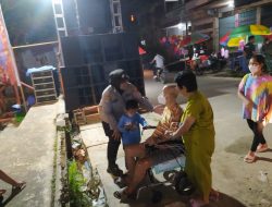 Nuri Polwan Polres Melawi, Sapa Lansia di Malam Perayaan Imlek 2023 di Lapangan Perbasi Nanga Pinoh