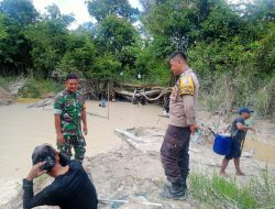 Bersama Perangkat Desa, TNI-Polri Berikan Himbauan Bahaya Menuba Ikan ke Warga Desa Baru