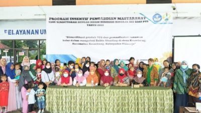 Cegah Stunting, Unipa Surabaya Dampingi Warga Desa Krembung Manfaatkan Daun Kelor dan ProdukVCO