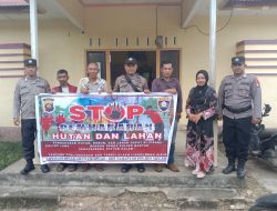 Sambangi Desa, Satgas Preemtif Ops Bina Karuna Polres Melawi Imbauan Tentang Karhutla