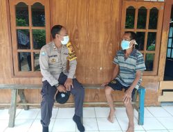 Bhabinkamtibmas Polsek Belimbing Silaturahmi Ke Warga Yang Sudah Lansia di Desa Binaannya