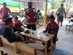 Temui Warga Desa Siling Permai, Personel Polsek Sayan Sampaikan Pesan Kamtibmas