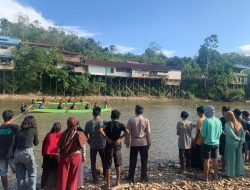 Personel Polsek Sayan Lakukan Pengamanan Lomba Balap Sampan