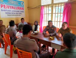Kapolsek Polsek Sokan Kembali Gelar Jumat Curhat Bersama Kades dan Warga Desa Muara Tanjung
