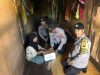 Sambut HUT Bhayangkara Ke-78, Polsek Kota Baru Berikan Bansos